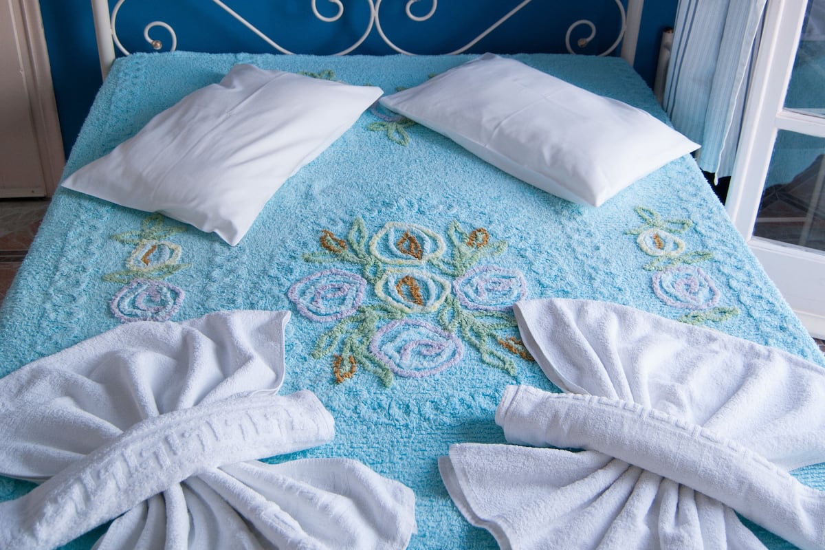 standard double or twin room | 1 bedroom, in-room safe, desk, free wifi