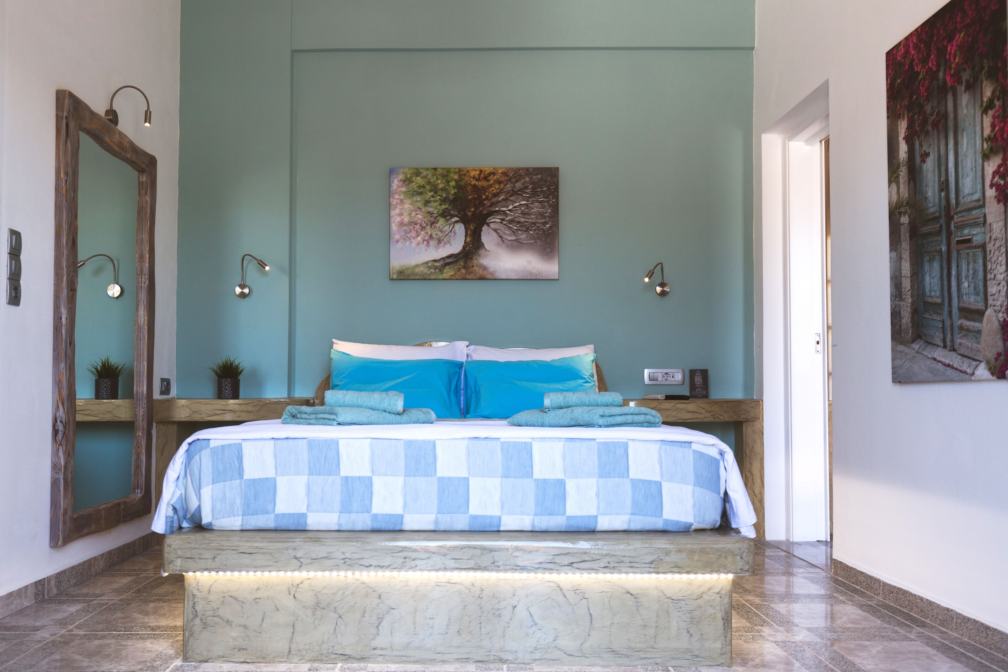 Standard Apartment | In-room safe, desk, free WiFi, bed sheets