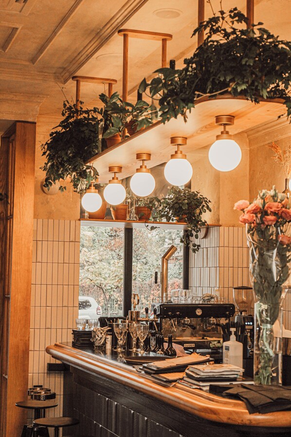 Breakfast, lunch, dinner served; local cuisine - Hotel 52 (Odesa)