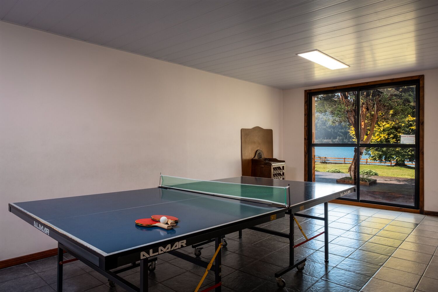 42-inch smart tv with cable channels, heated floors