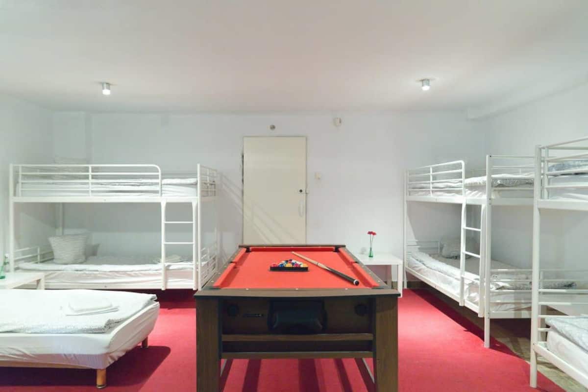 Dormitorio compartido, dormitorio mixto, para no fumadores, baño compartido | Escritorio y wifi gratis