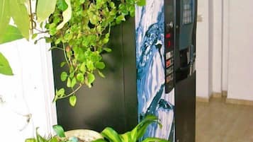 Máy bán hàng tự động