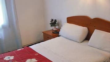 Basic Double Room | Rollaway beds, free WiFi