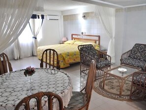 Superior Double Room | Minibar, in-room safe, desk, free WiFi - Hotel Santa Barbara (Villavicencio)