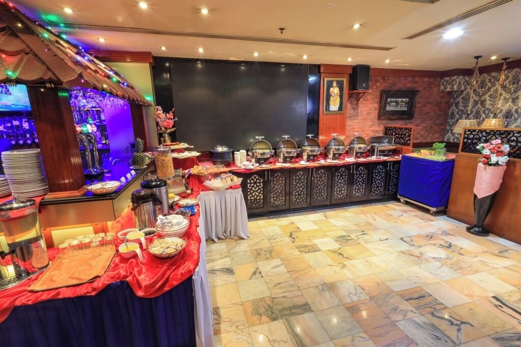 Daily buffet breakfast (AED 50 per person)