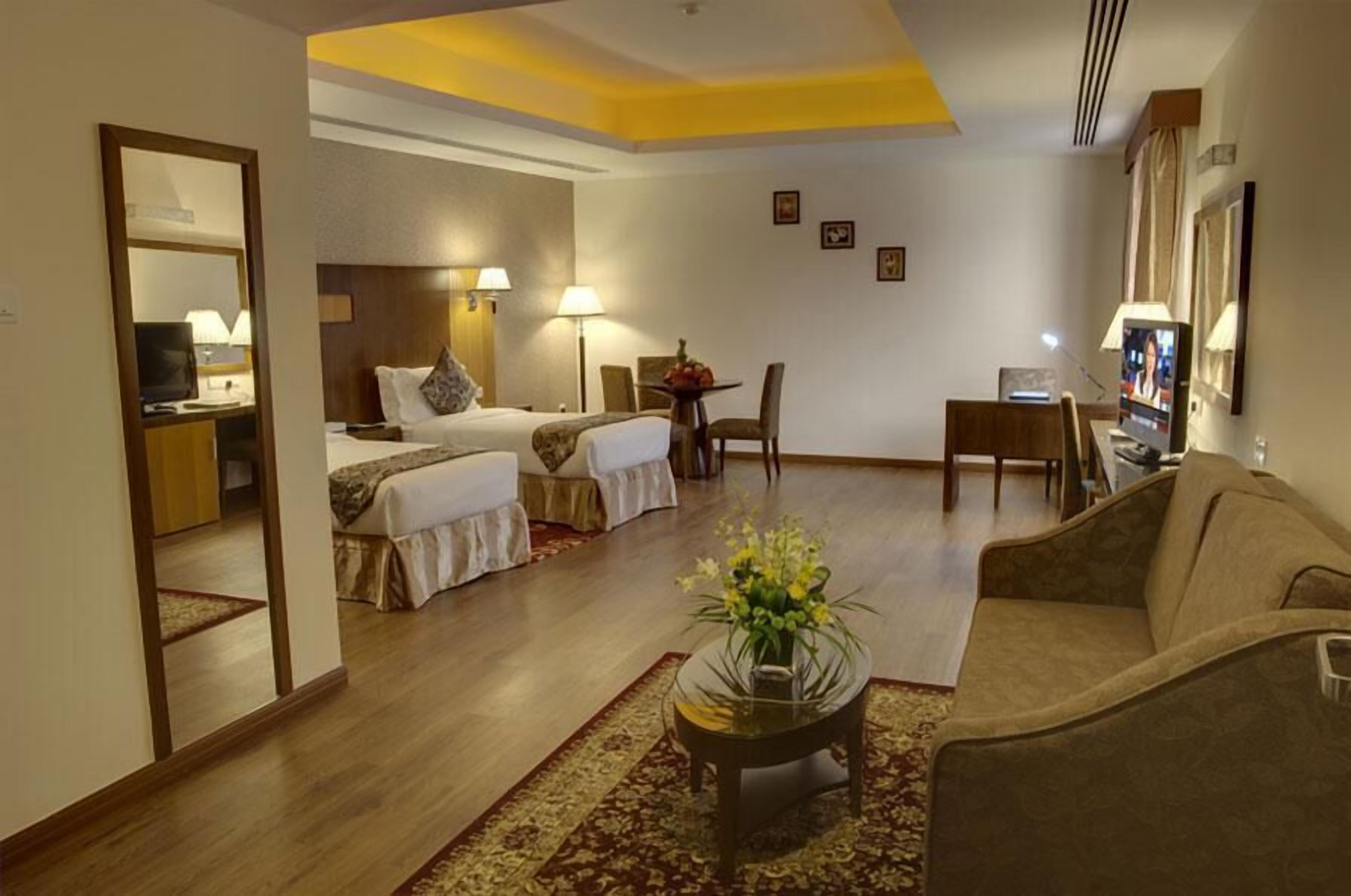 Junior Studio | Minibar, in-room safe, desk, iron/ironing board