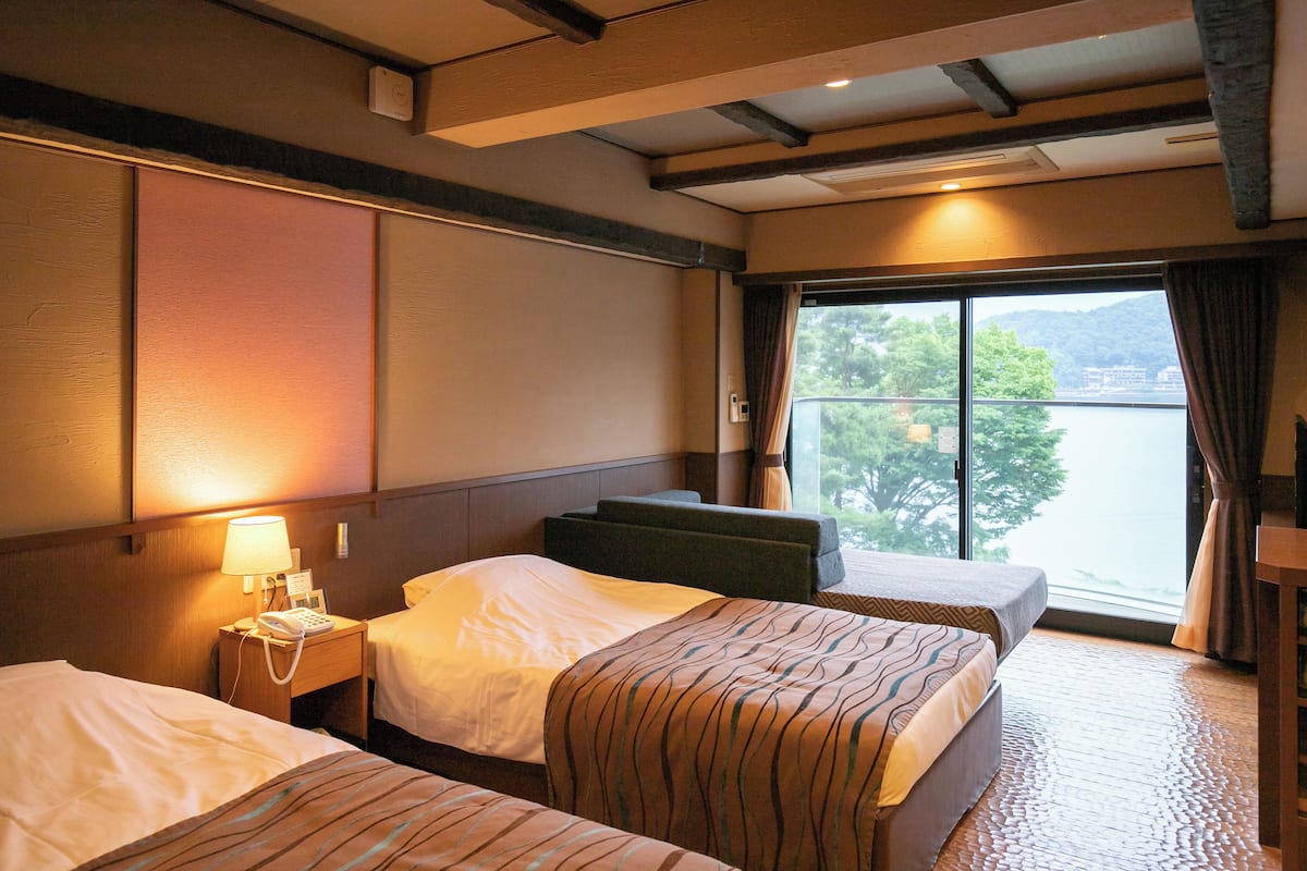 East Japanese Western Open Air Bath Lake View Comfort | In-room safe, laptop workspace, free WiFi