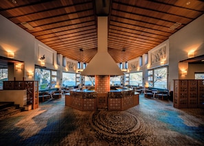 Lounge - Fuji Lake Hotel (Fujikawaguchiko)