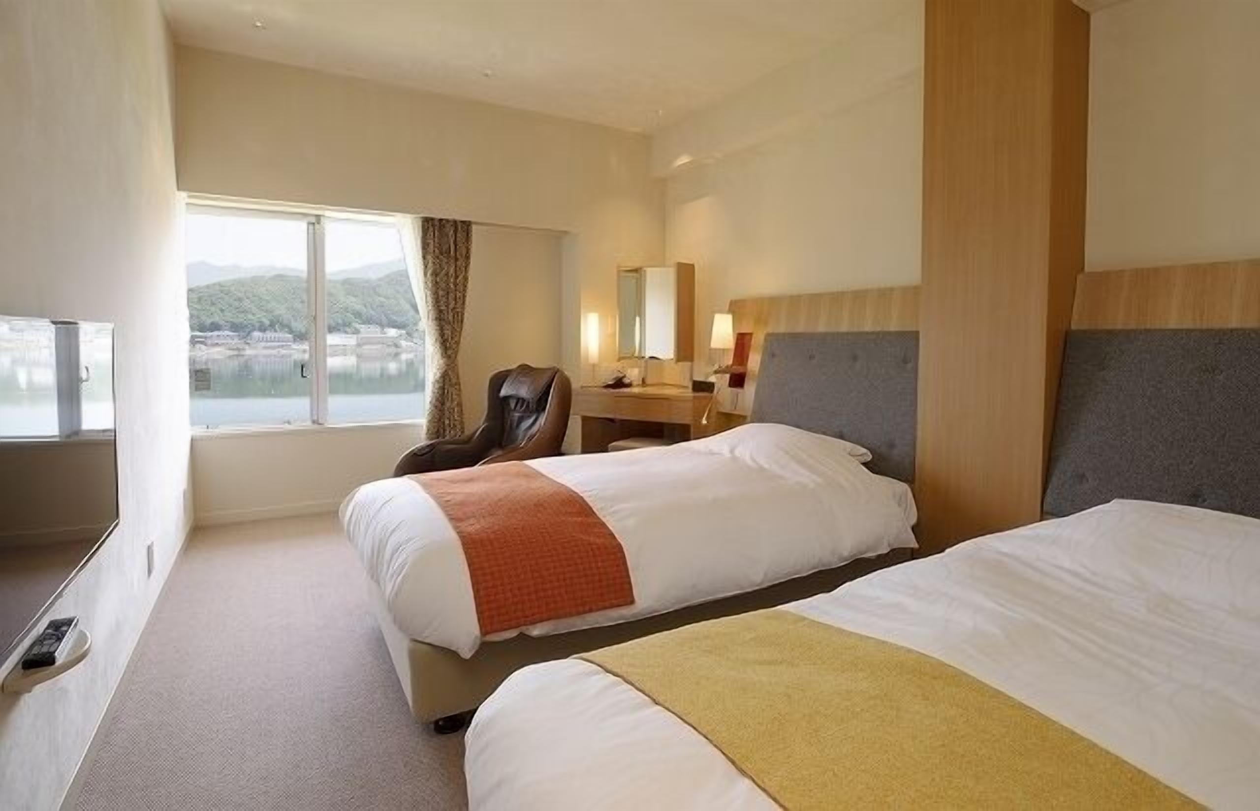 In-room safe, laptop workspace, free WiFi