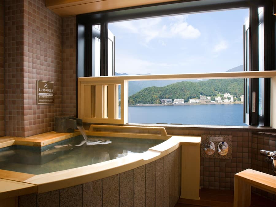 Quarto, para não fumantes | Banheiro | Produtos de toalete grátis, secador de cabelo, chinelos