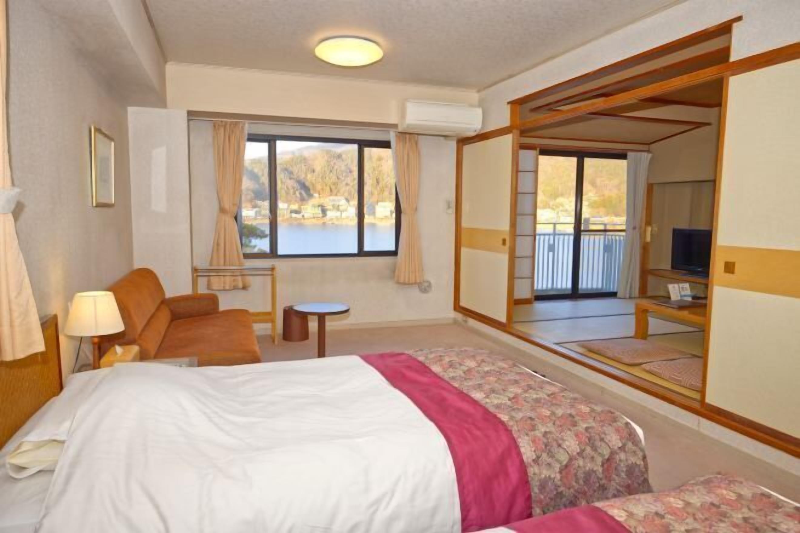 In-room safe, laptop workspace, free WiFi