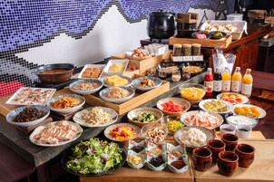 Desayuno buffet diario (JPY 2750 por persona)