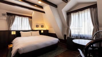 Classic Suite | Desk, laptop workspace, soundproofing, iron/ironing board