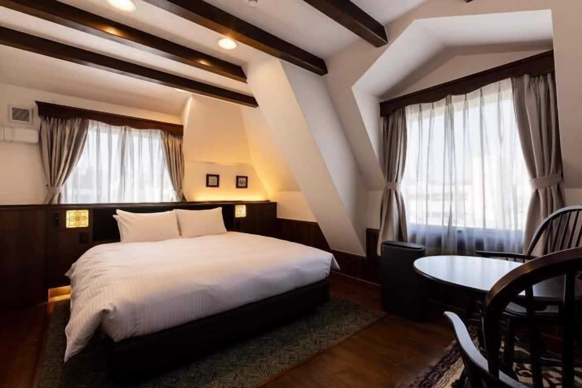 Desk, laptop workspace, soundproofing, iron/ironing board