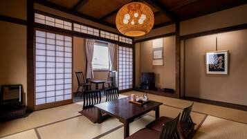 Japanese room 10 tatami mats, Annex building | Desk, soundproofing, iron/ironing board, cribs/infant beds