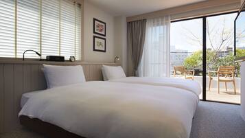 Comfort Twin Room, Annex Building | Desk, laptop workspace, soundproofing, iron/ironing board