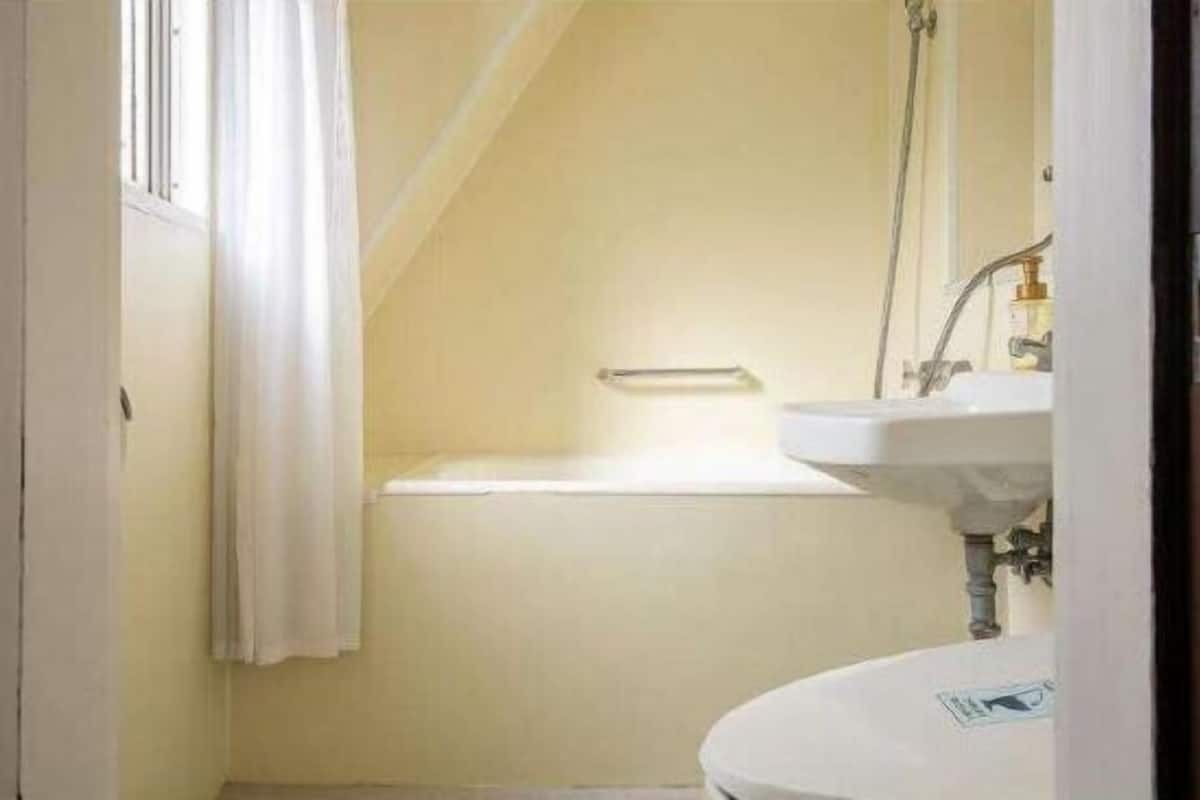 Free toiletries, hair dryer, slippers, bidet