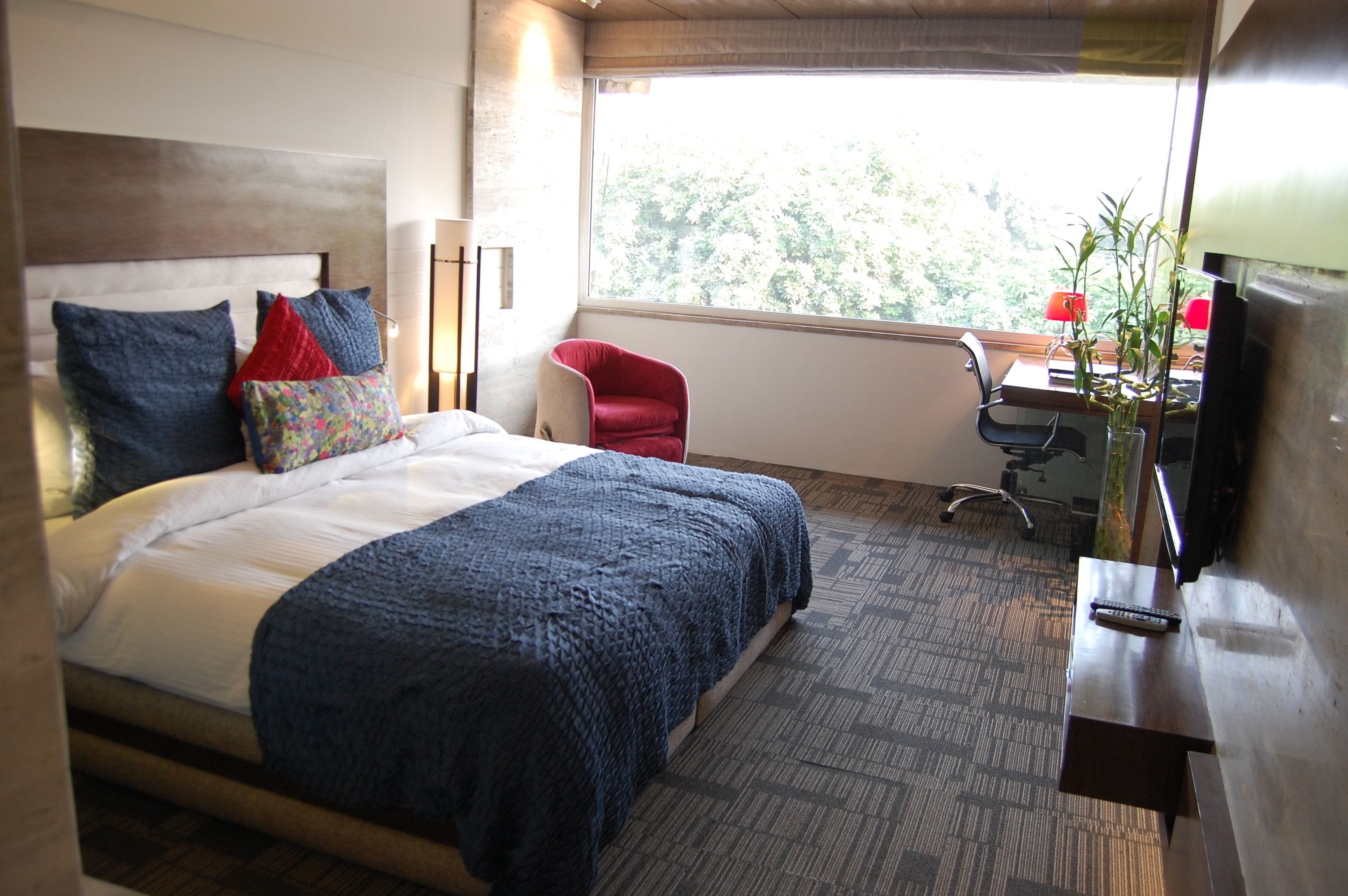 Suite, 1 King Bed | Premium bedding, minibar, in-room safe, individually furnished