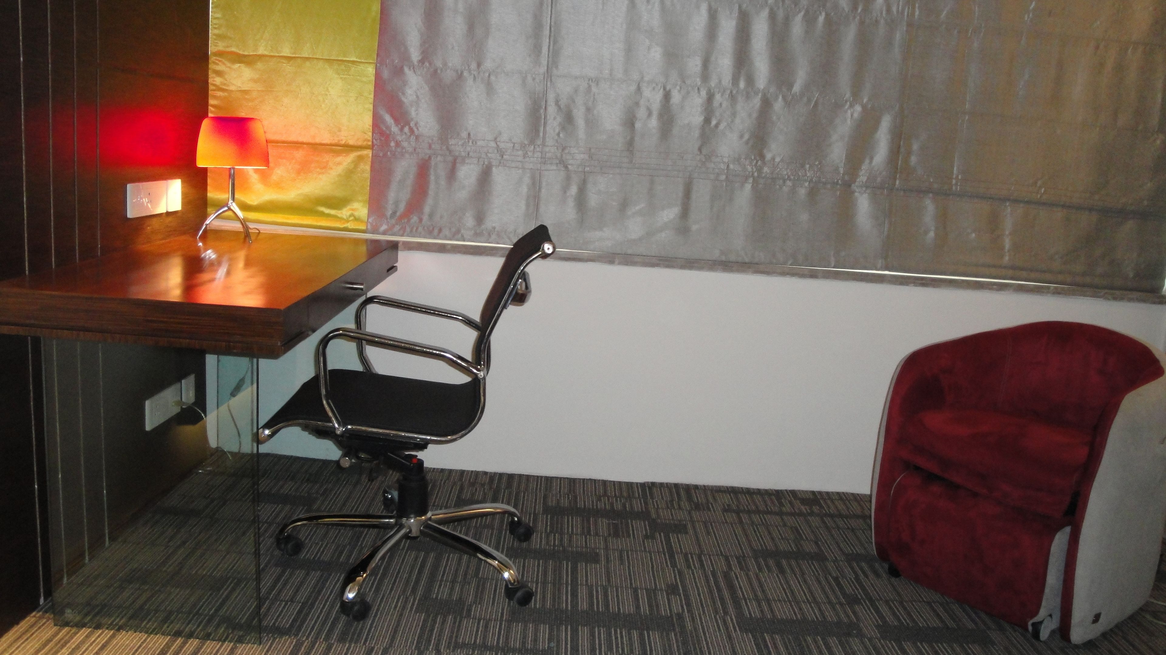 suite, 1 king bed | in-room business centre