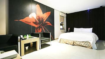 Egyptian cotton sheets, down duvets, Select Comfort beds, desk