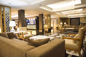 Lobby sitting area - Selcukhan Hotel (Kemer)