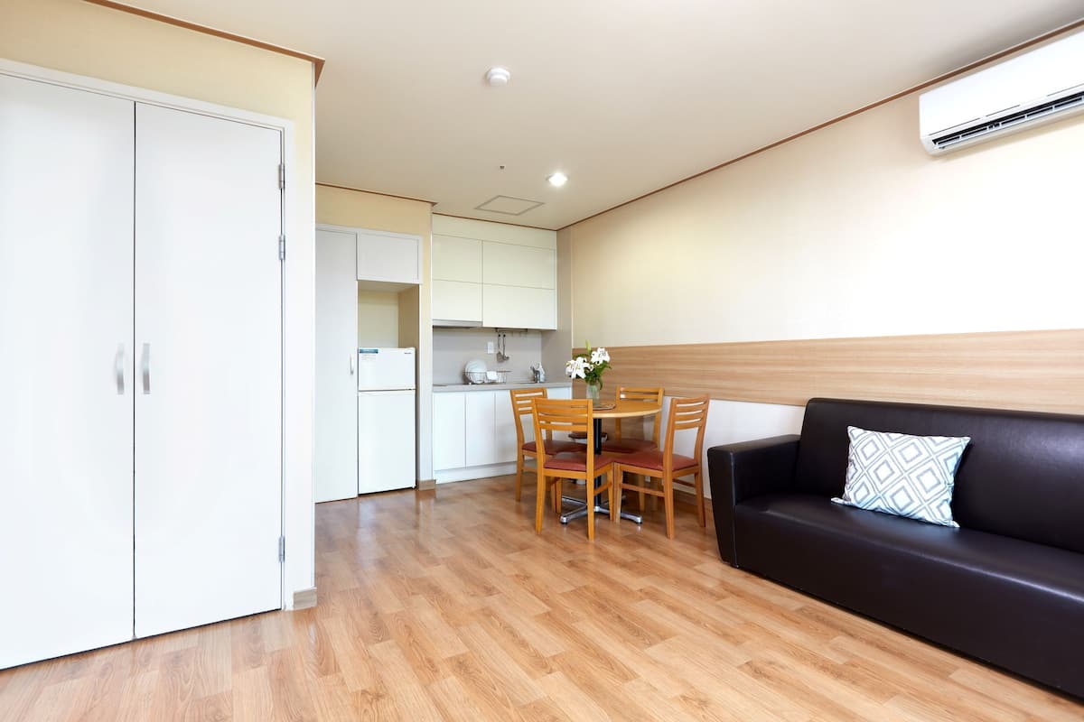 Standard Condo (20PY, Double bed or Ondol)