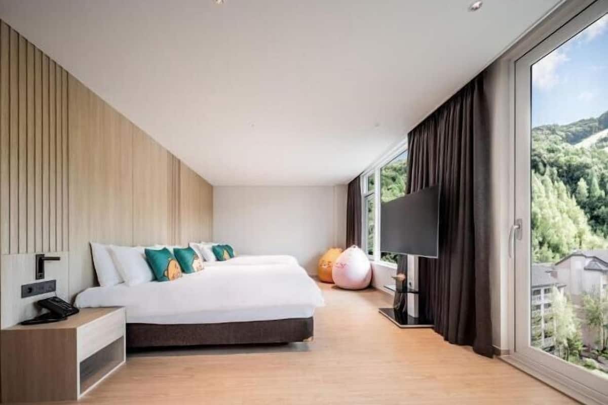 1 bedroom, down comforters, individually decorated