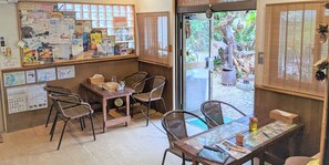 In-room dining - Shiraho friends house (Ishigaki)