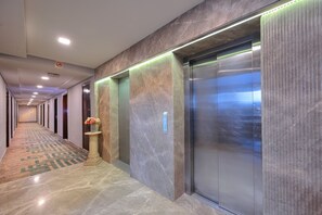 Building design - The Retreat (Agra)