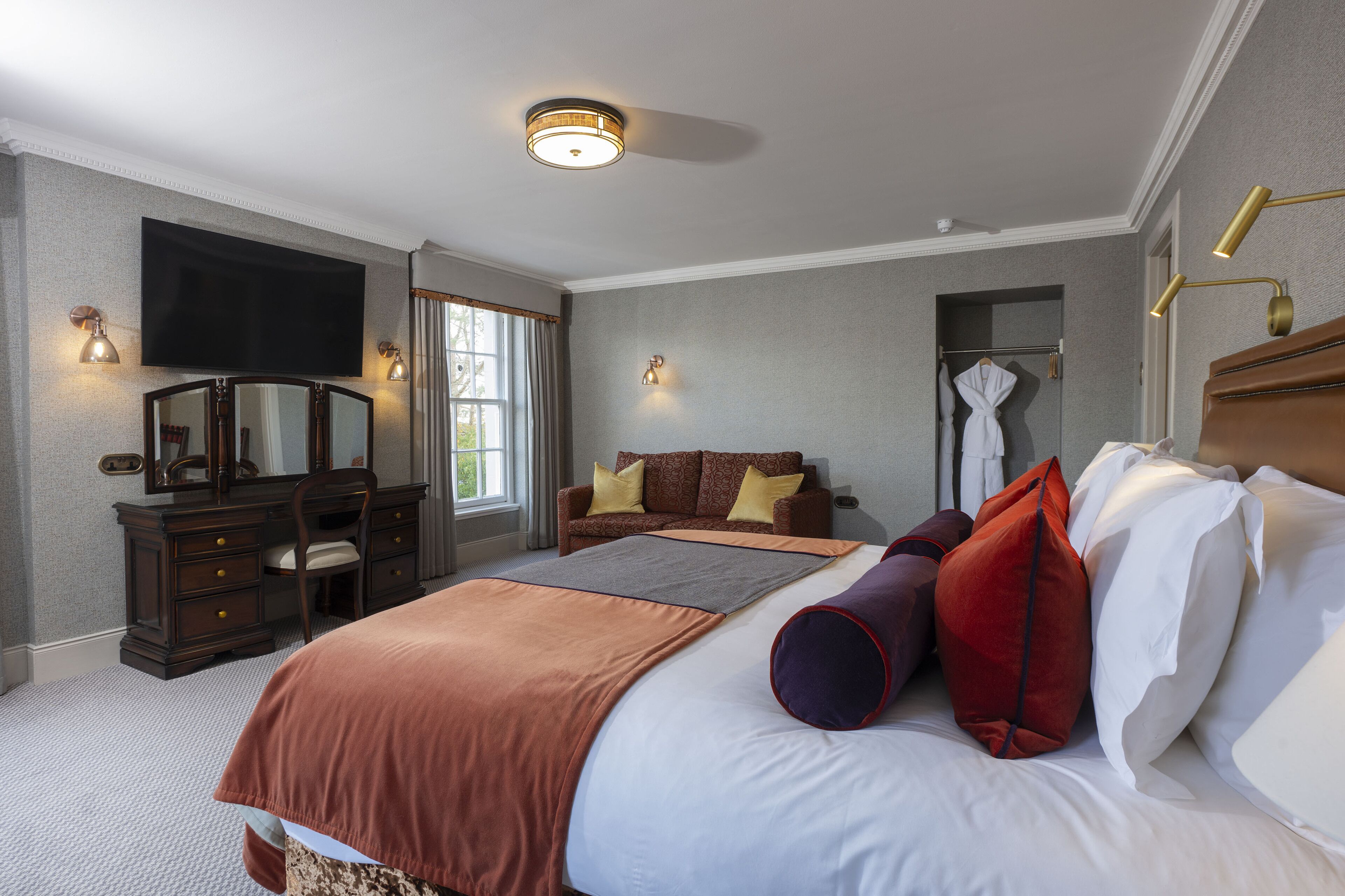 superior double room | 1 bedroom, premium bedding, desk, iron/ironing board