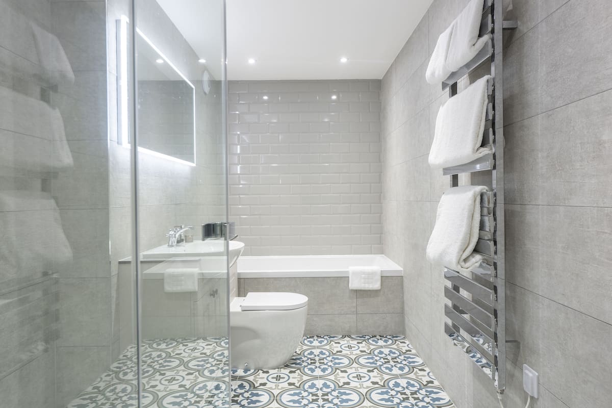 superior double room | 1 bedroom, premium bedding, desk, iron/ironing board