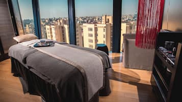 Couples treatment rooms, sauna, hot tub, steam room, Turkish bath