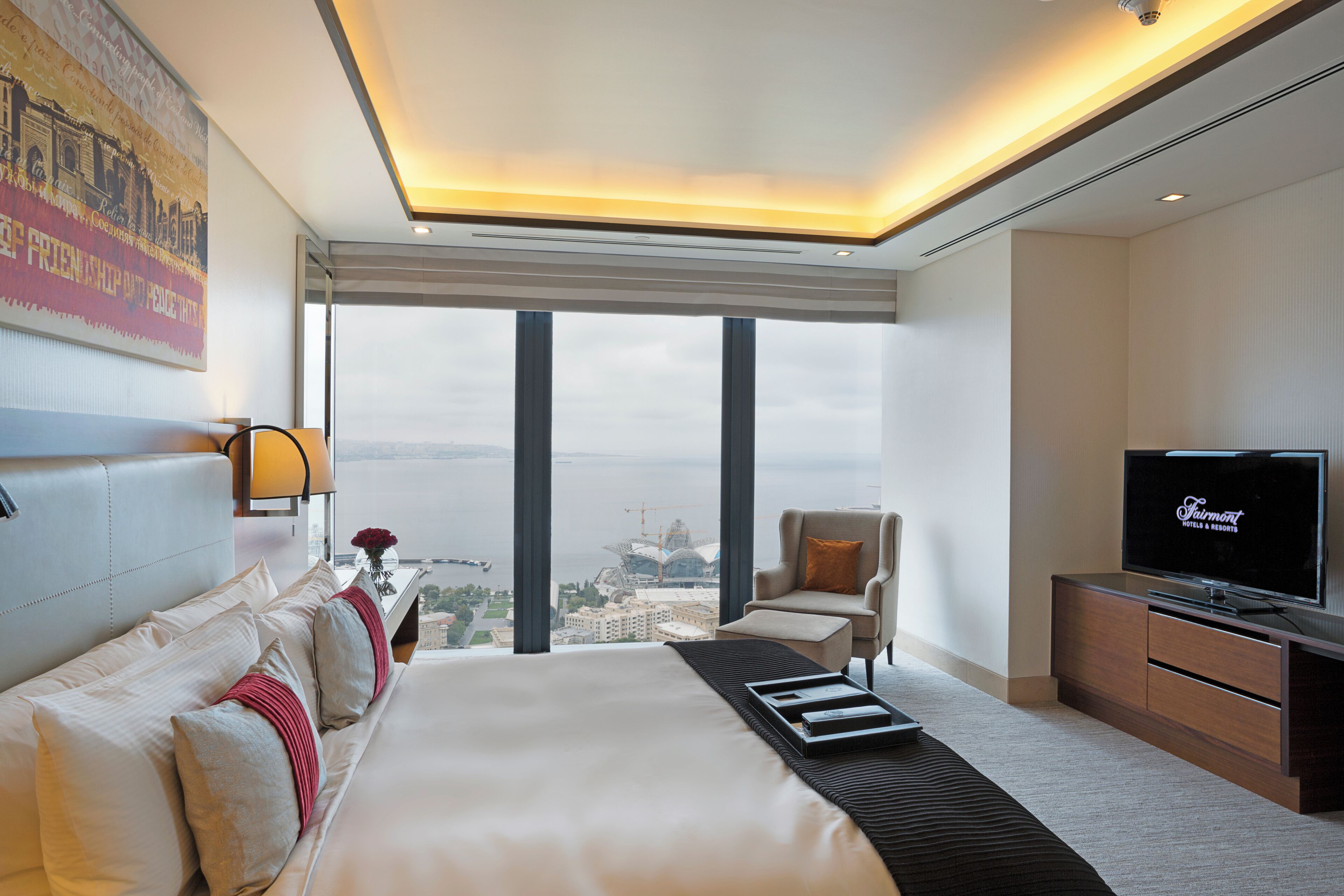 Fairmont Gold, 套房, 1 间卧室, 海景 | 防过敏的被褥、迷你吧、客房内保险箱、办公桌