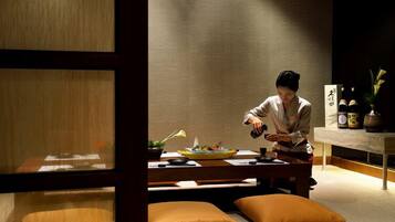 5 restaurants, lunch, dinner served; Mediterranean cuisine