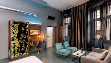 Junior Suite (NYX Suite) | Hypo-allergenic bedding, in-room safe, desk, iron/ironing board