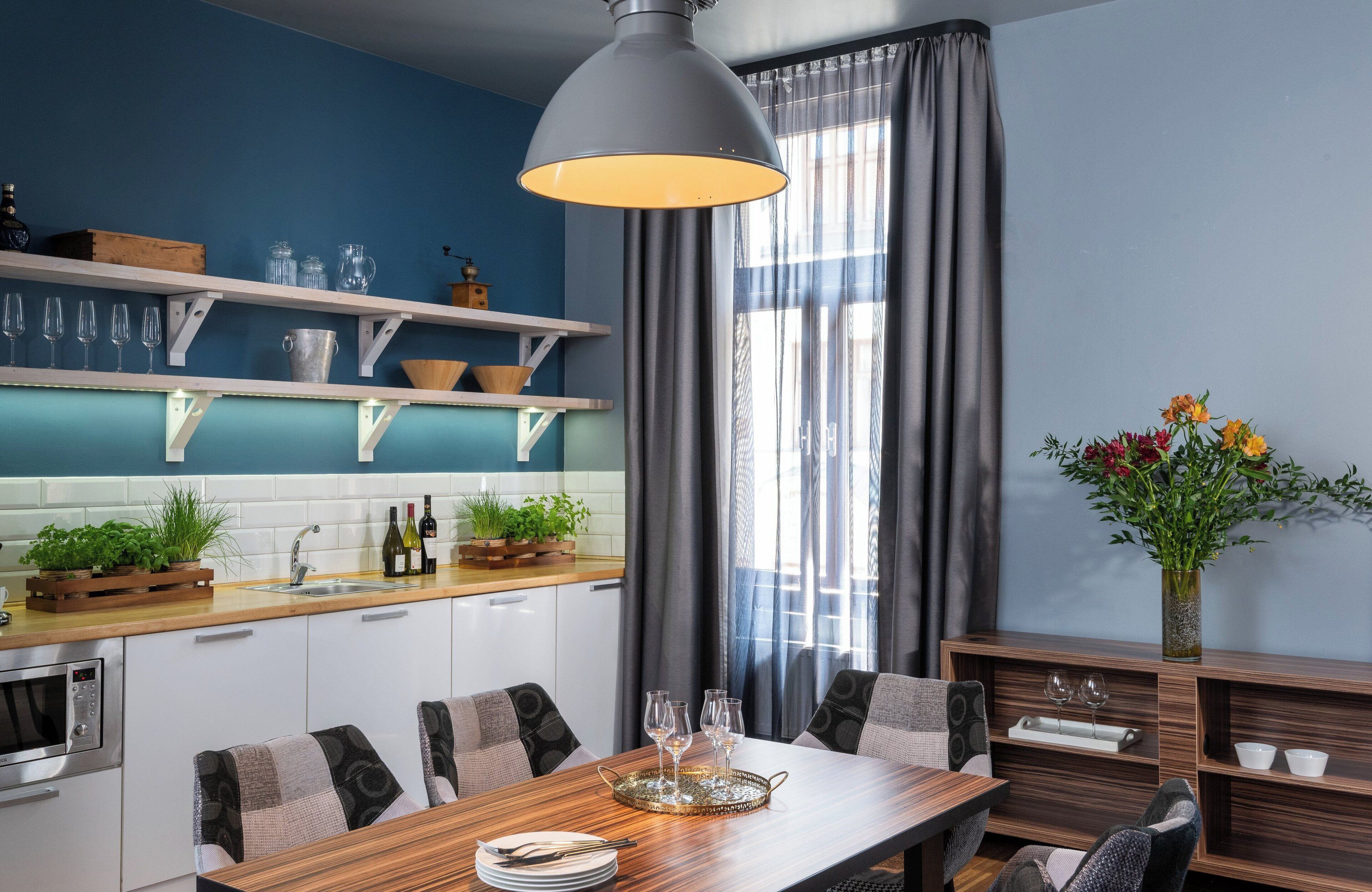 hypo-allergenic bedding, in-room safe, desk, iron/ironing board