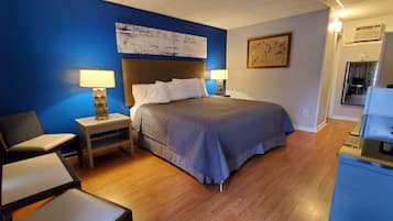 Standard Room, 1 King Bed | Desk, iron/ironing board, free WiFi