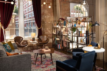 Library at Canvas Hotel Dallas