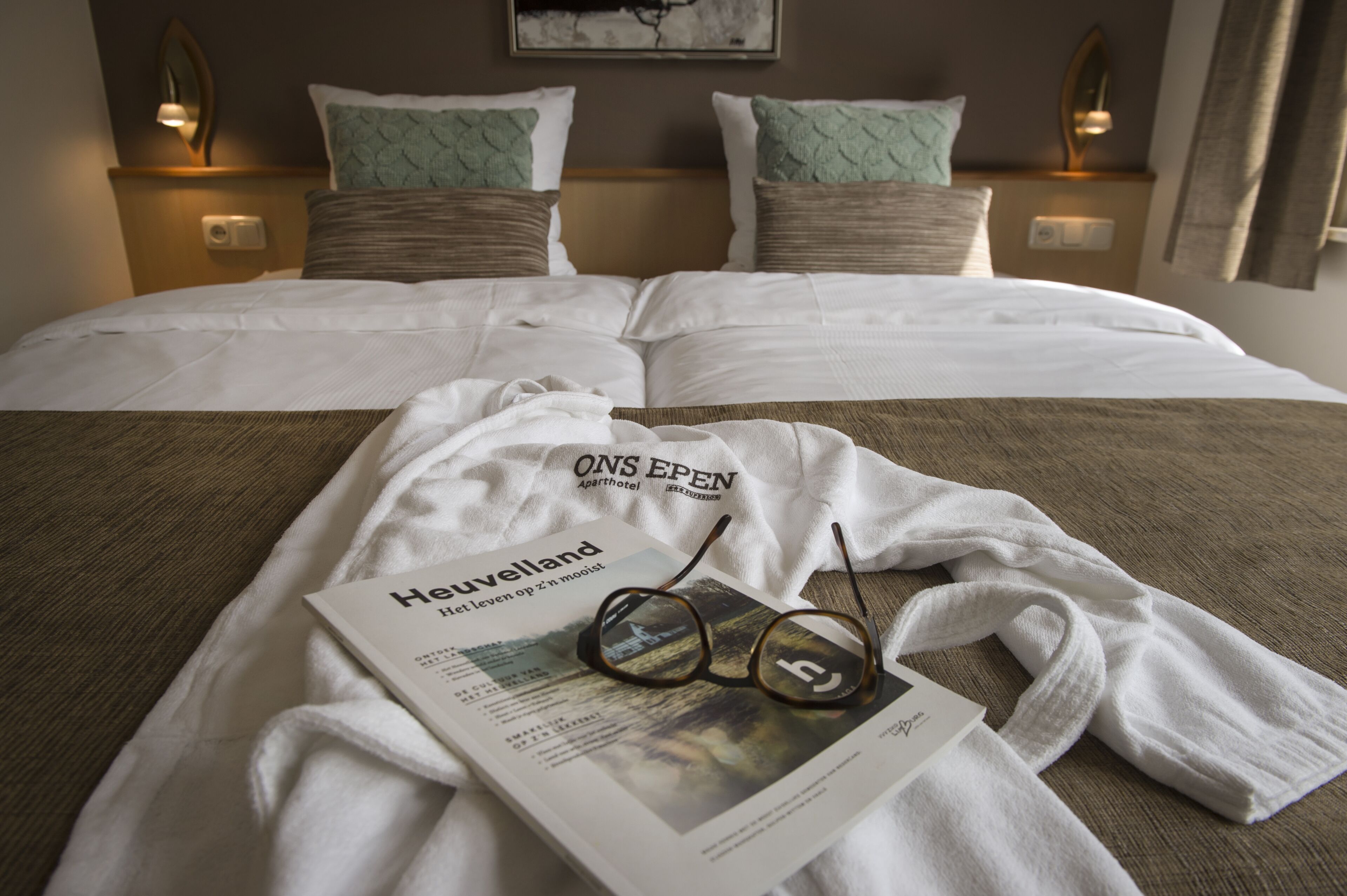 Deluxe Apartment, 1 Bedroom, Kitchen | Premium bedding, in-room safe, desk, blackout curtains