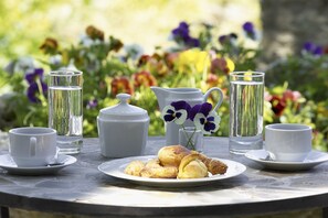 Esmorzar diari d'estil bufet gratuït 