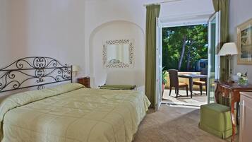 Frette Italian sheets, premium bedding, down duvets, Select Comfort beds