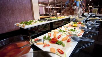 Petit déjeuner buffet (100 TRY par personne)