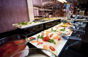 Petit déjeuner buffet (100 TRY par personne)