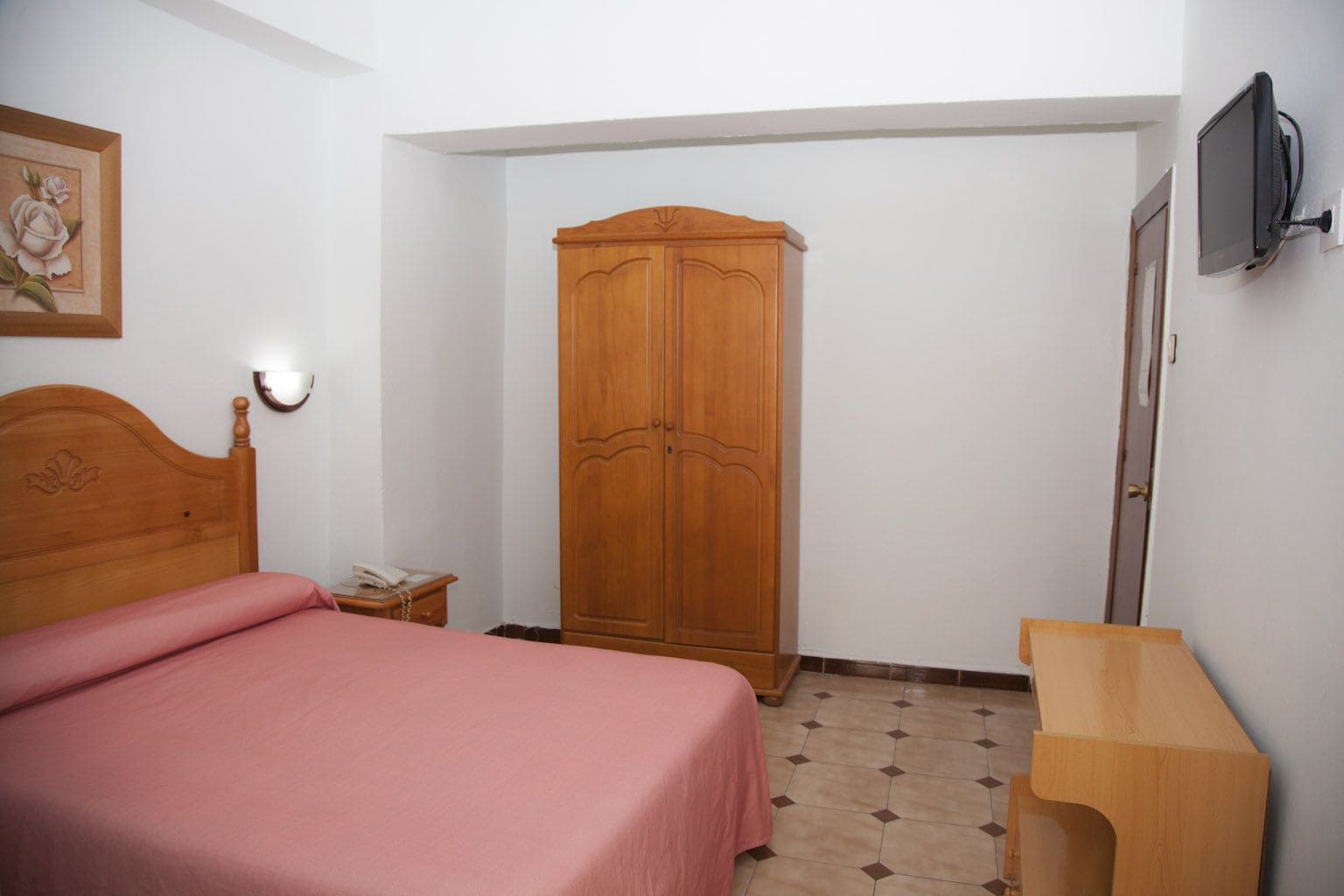 Photo - Hostal París