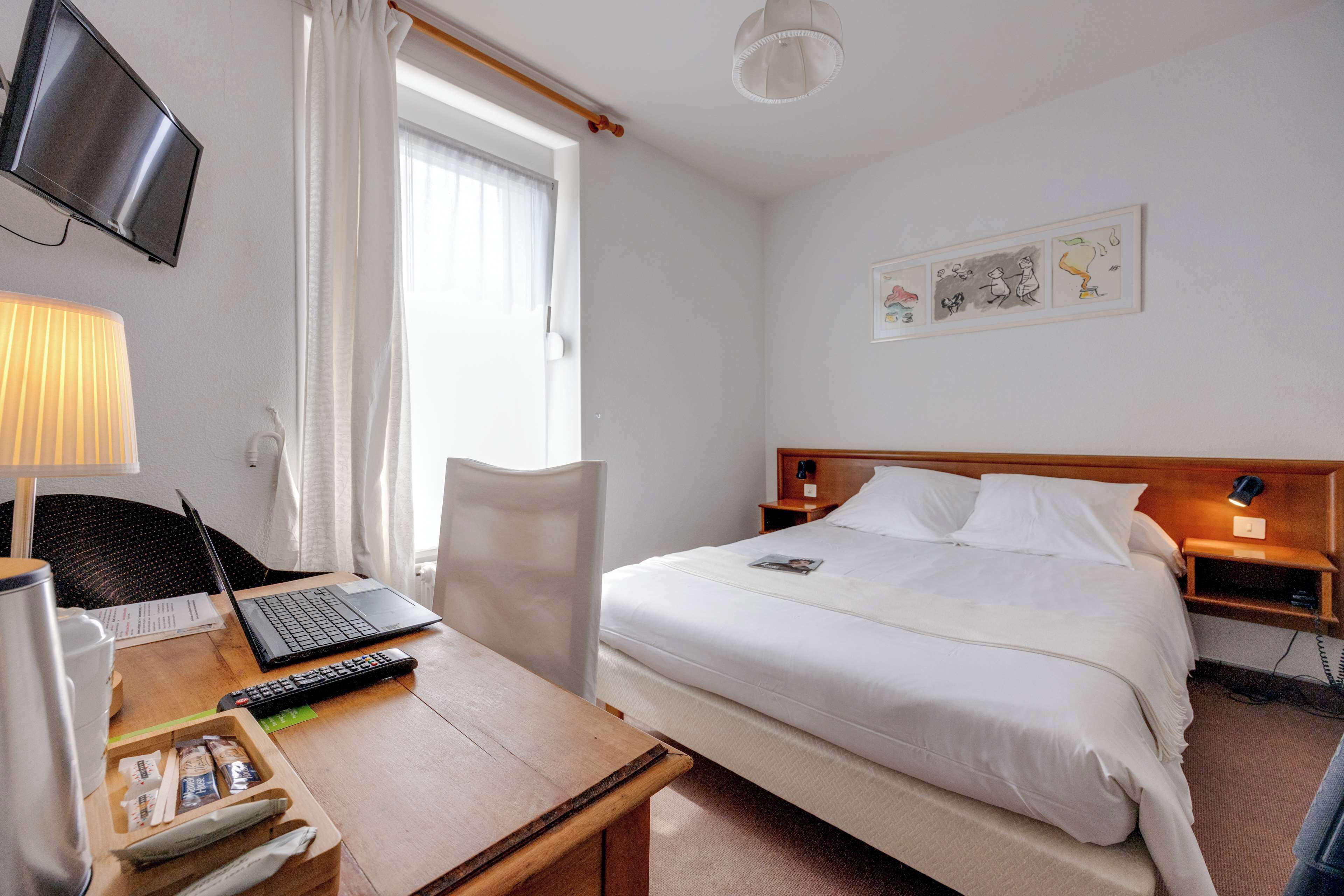 standard double room | in-room safe, soundproofing, free cots/infant beds, free wifi