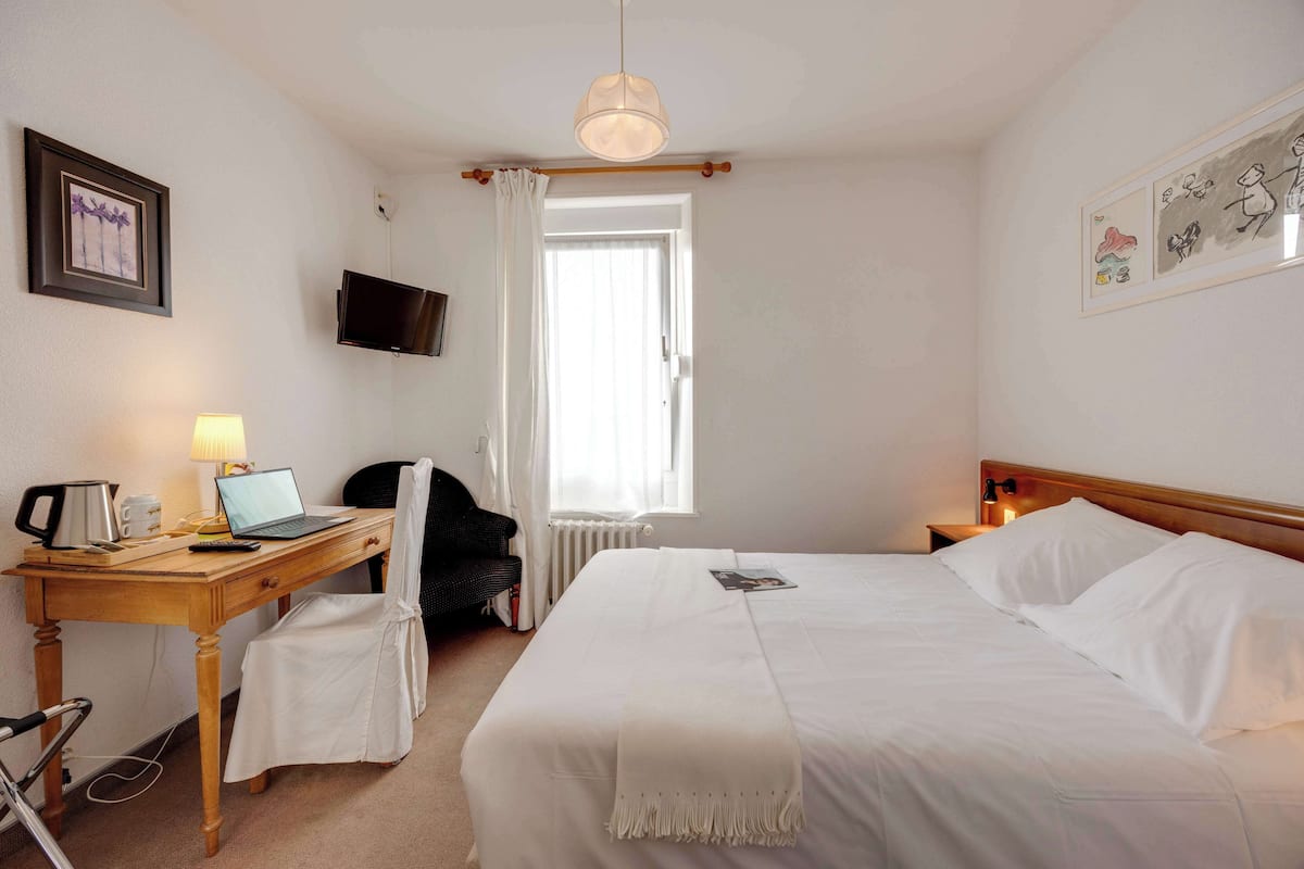 Standard-Doppelzimmer | Zimmersafe, schallisolierte Zimmer, kostenlose Babybetten