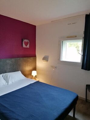 Economy Double Room - Cit'Hotel Saxotel Chalon-sur-Saône Nord (Champforgeuil)