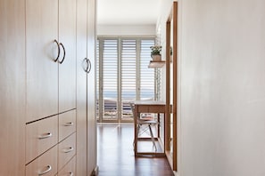 Villa, 1 très grand lit, vue mer, vue mer | Équipements de la chambre