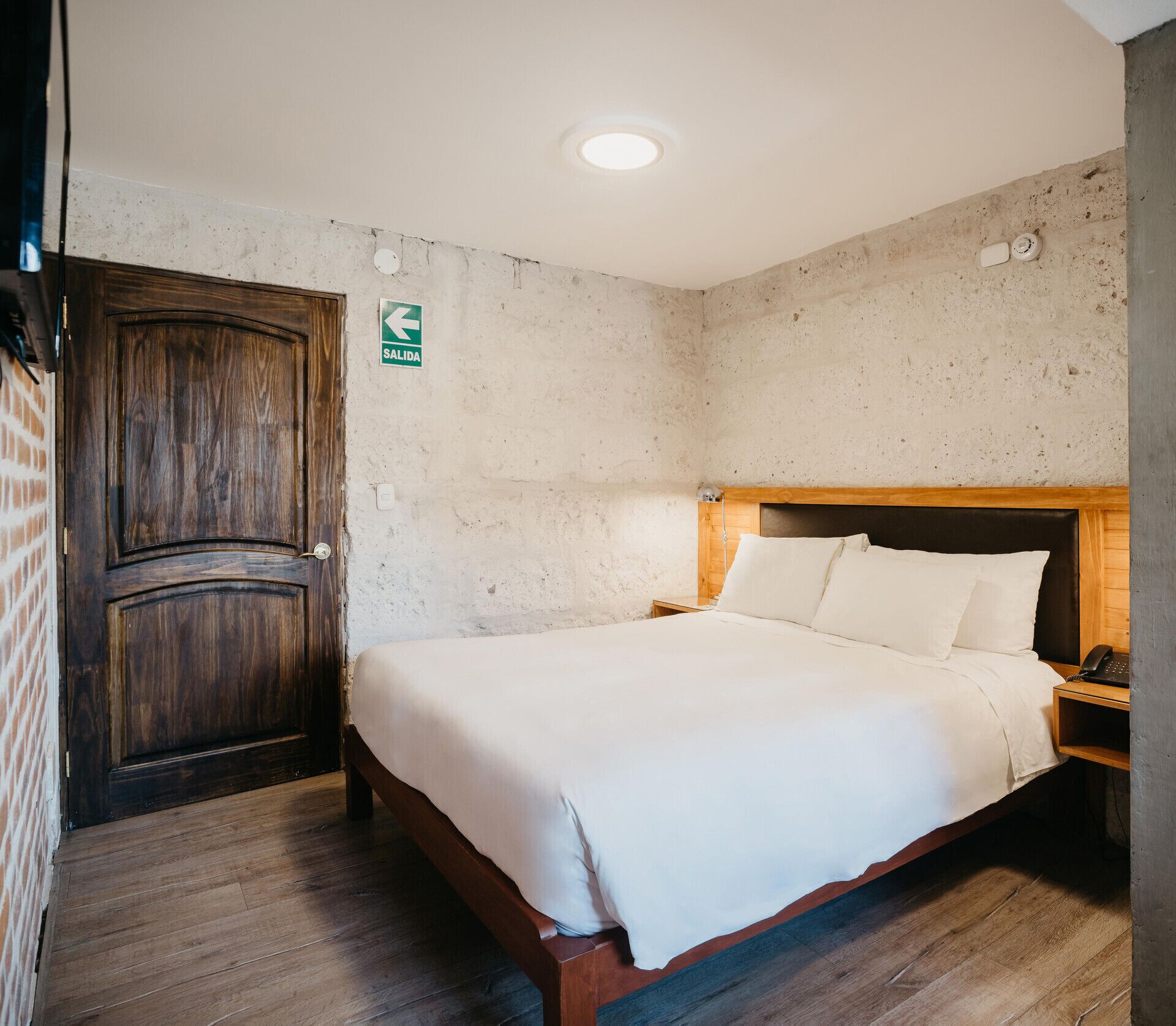Minibar, in-room safe, free WiFi