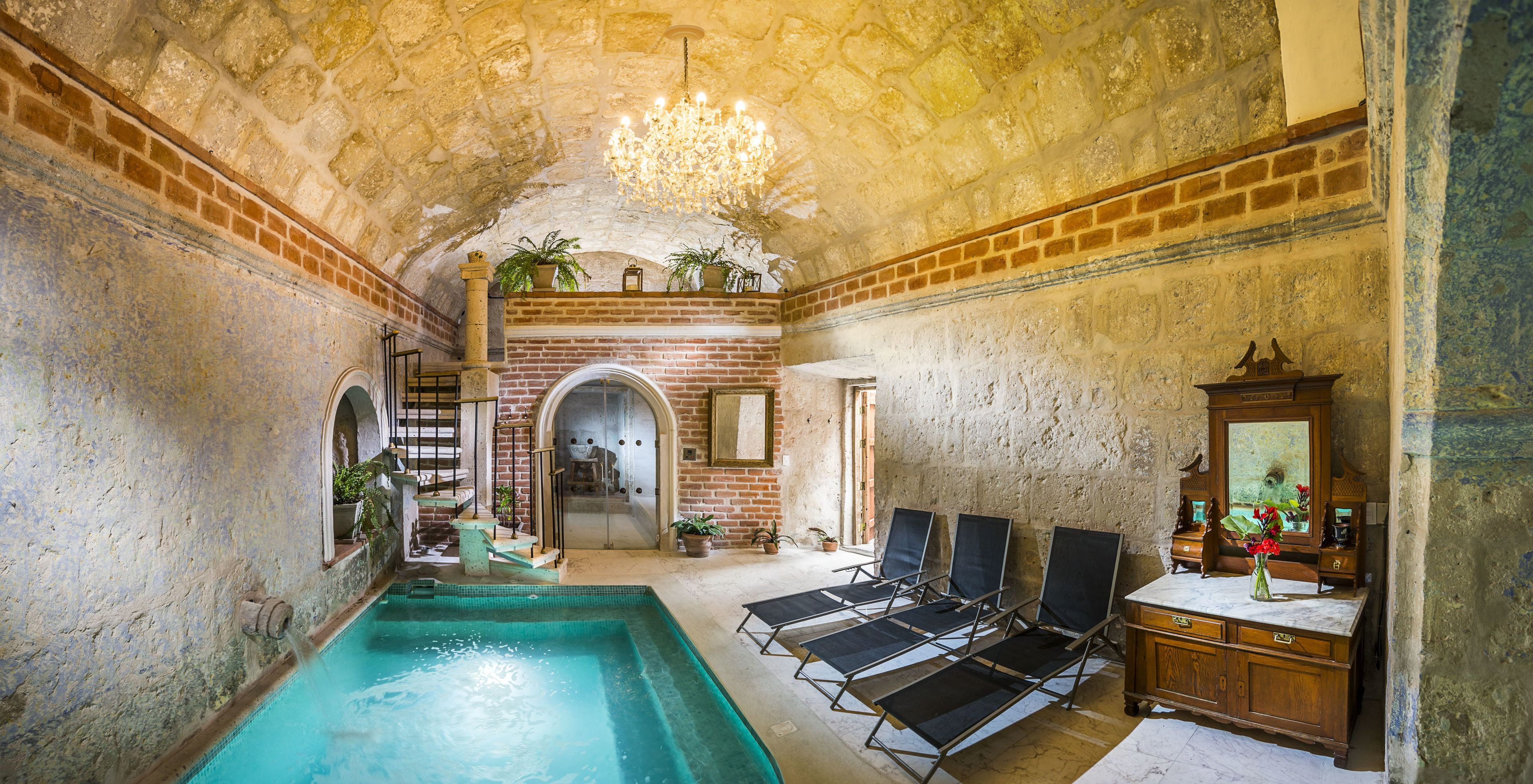 body treatments, hot stone massages, deep-tissue massages